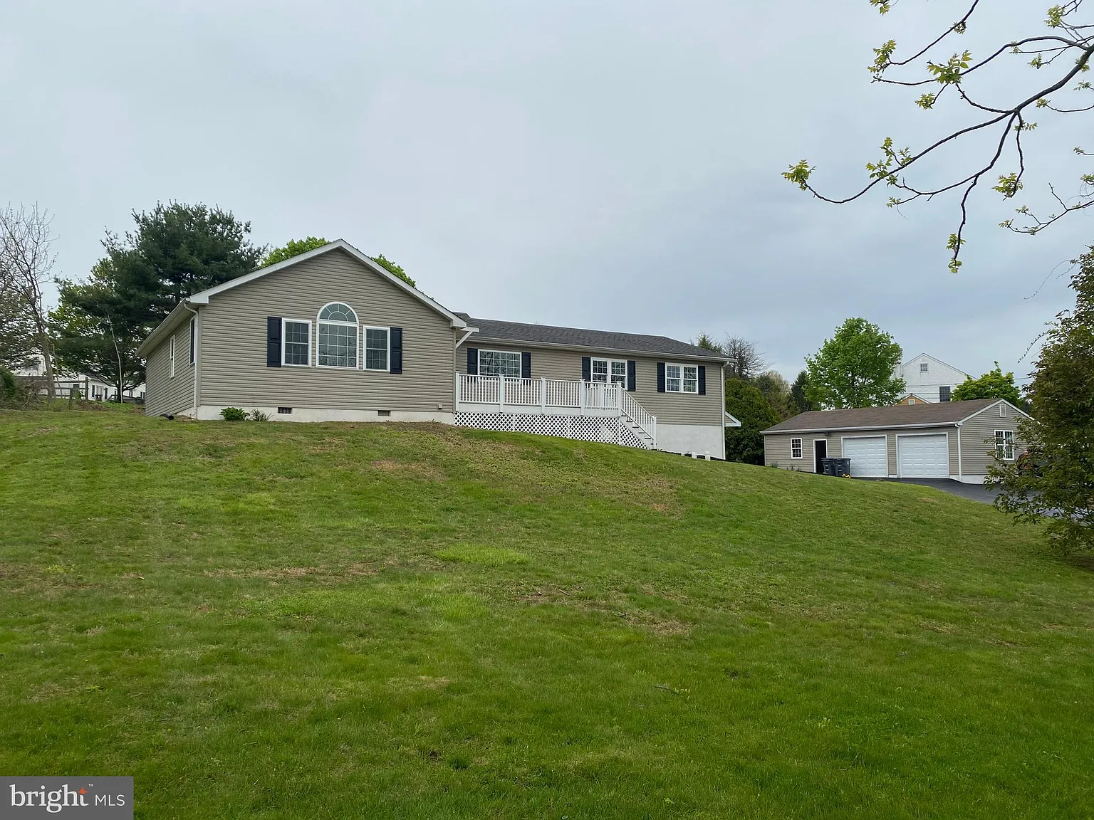 231 Moore Rd photo 1