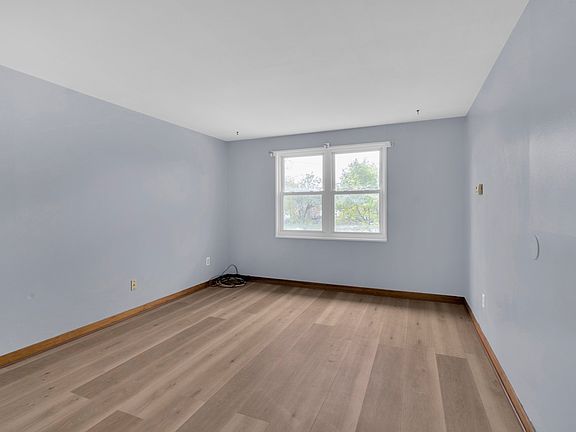 4th image of 833 Millersport Hwy APT 4