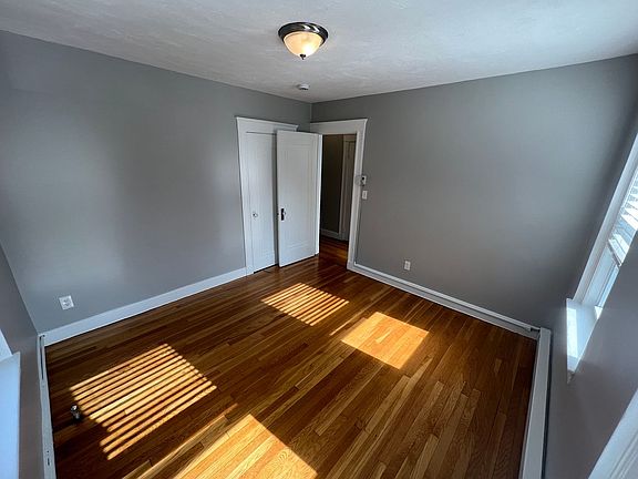 4th image of 115 Lowell St #8