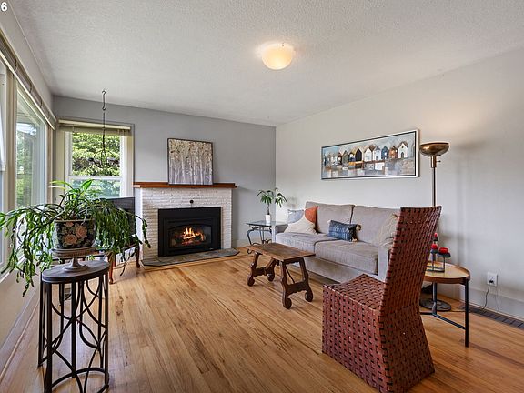 2nd image of 5205 SE Ramona St