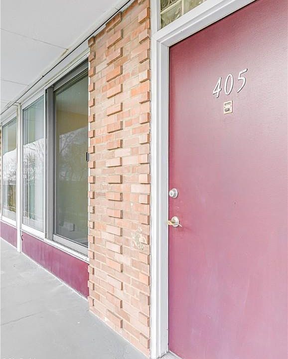 1st image of 2331 E Market St APT 405