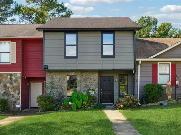 8205 Canyon Forge Dr, Riverdale, GA 30274
