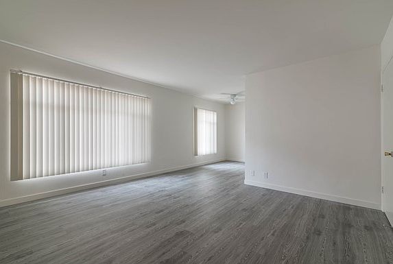 2nd image of 3425 Club Dr #11197574