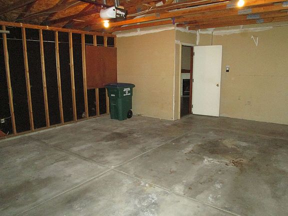 4th image of 1725 Granada Ln