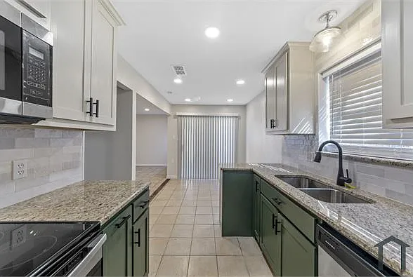3014 Patricia Ln — Photo 23