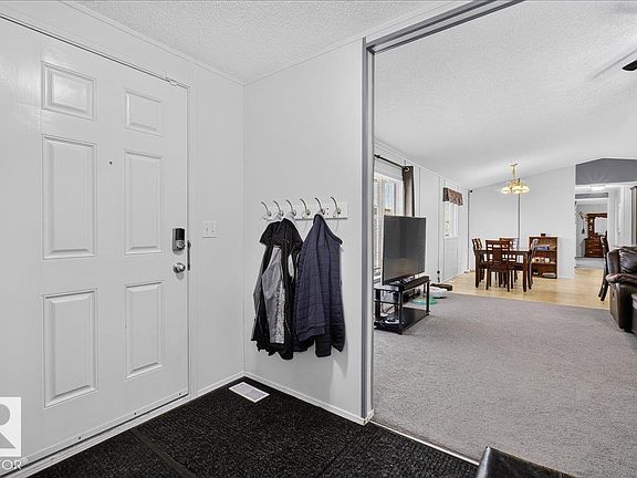 2nd image of 1073 Aspen Dr E