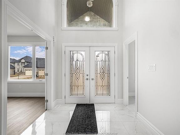 4th image of 216 Cowan Ct