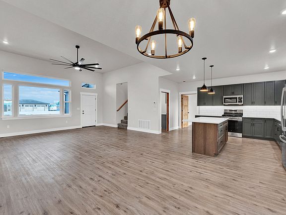 3rd image of 34660 Patrick Lane St