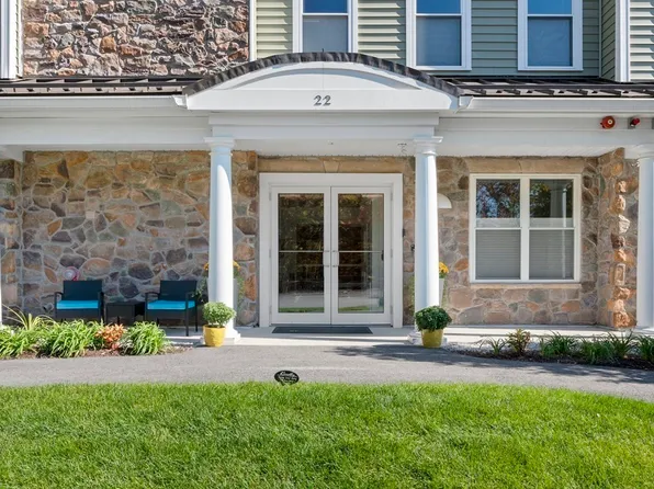 22 Farmstead Ln Unit 307, Sudbury, MA 01776