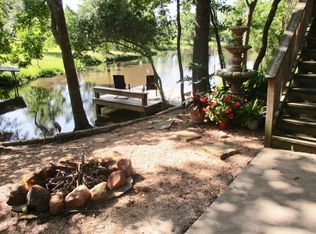 735 Bridgeview Dr, Onalaska, TX 77360