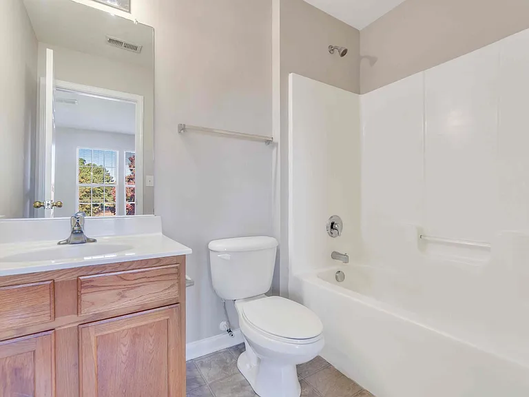 15744 Kensington Palace Ln — Photo 33