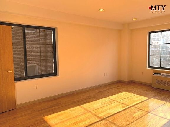 3rd image of 58-28 44th Ave #4C