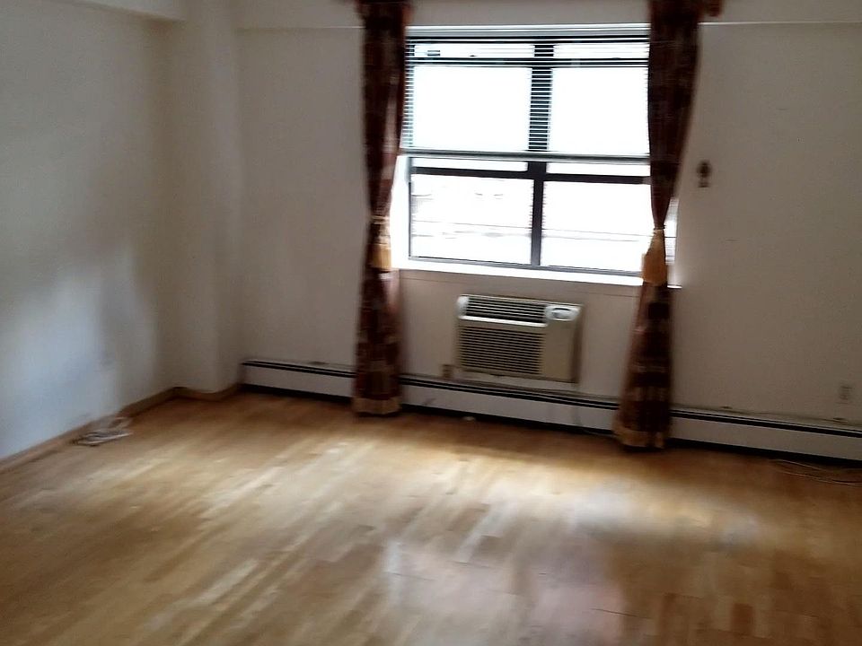 1st image of 14720 35th Ave #3