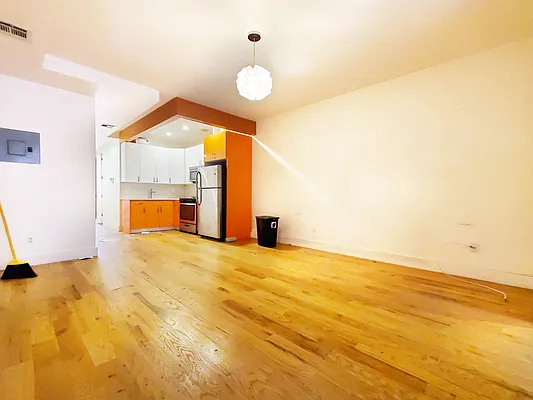 Rented by Rentall Group Inc | media 1