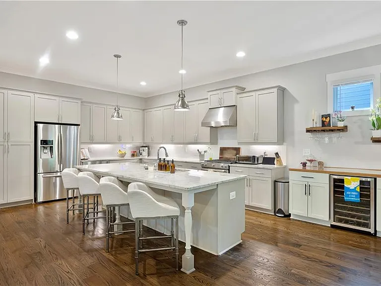 2230 Main St NW — Photo 9