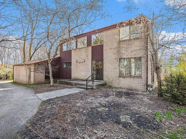 3668 Bayou Dr, West Bloomfield, MI 48323