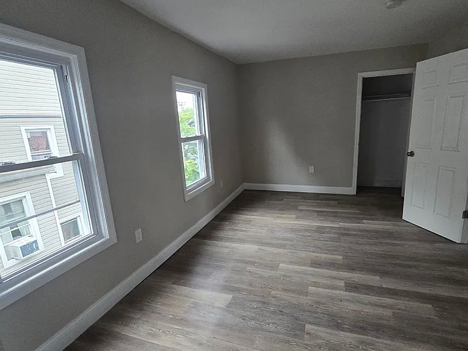 2nd image of 78 Huntington Ter Floor 3