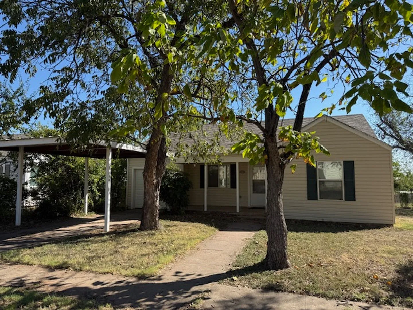 1841 Oak — Photo 1