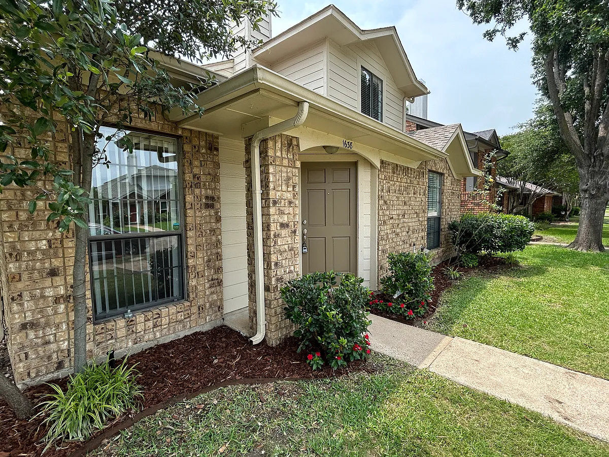 Building Photo - 1638 Kingspoint Dr
