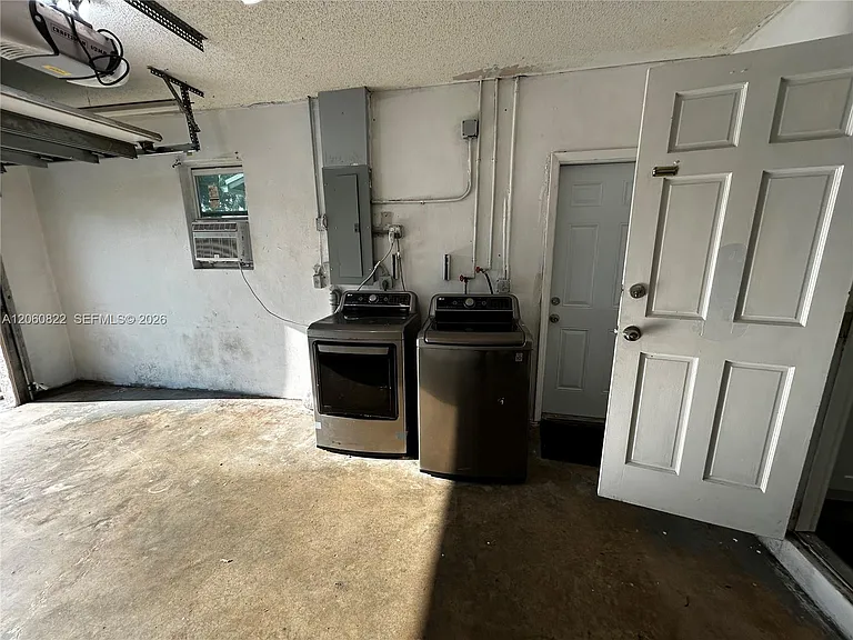 2403 NW 108th Ter — Photo 18