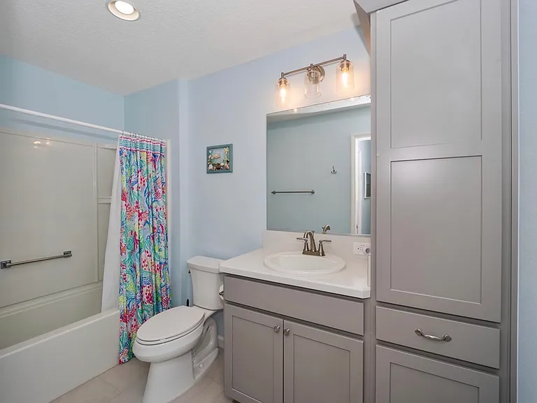 1374 Franklin Ct — Photo 8