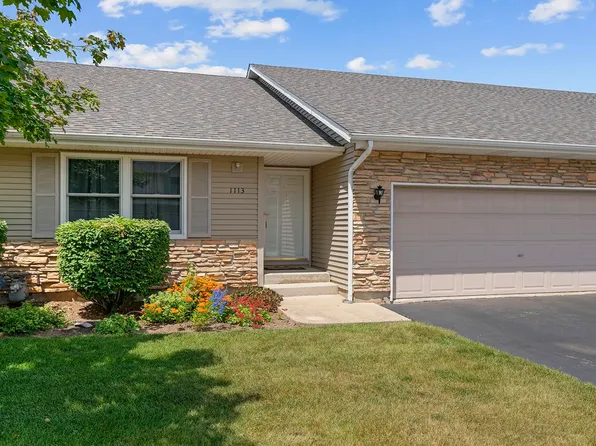 1113 Rose Dr, Sycamore, IL 60178