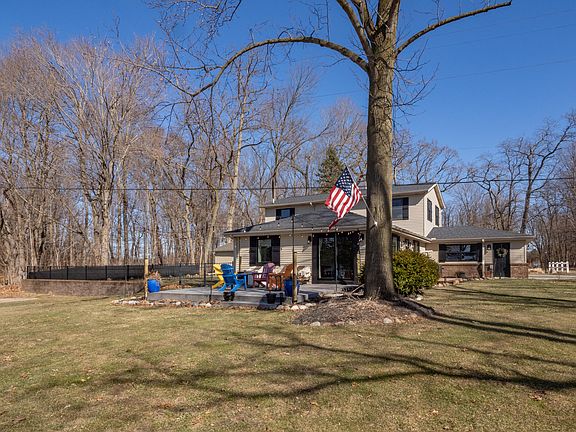 3rd image of 20070 Parkway Ave