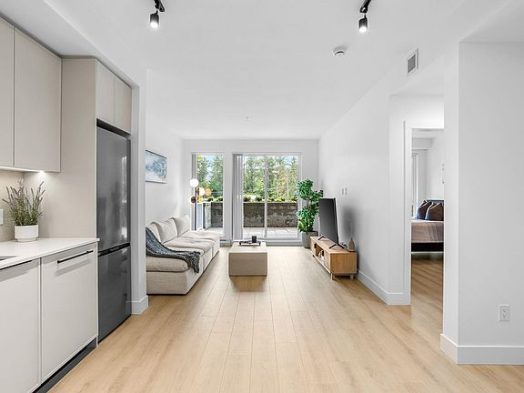 4th image of 3055 Murray St #216