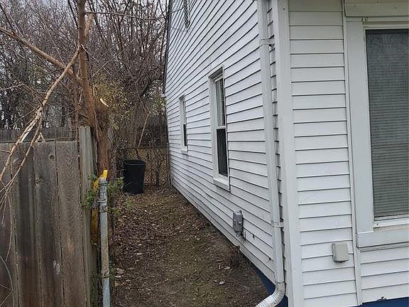 3rd image of 22190 Condon St