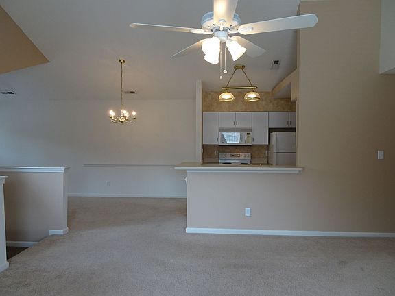 4th image of 810 Settlement Dr