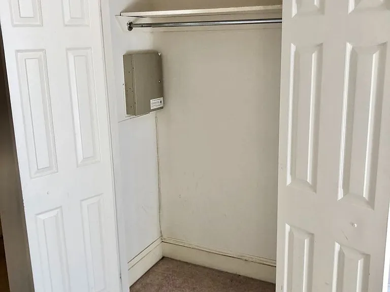 110 E Preston St — Photo 8