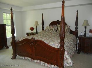 124 Canterbury Ln, Stroudsburg, PA