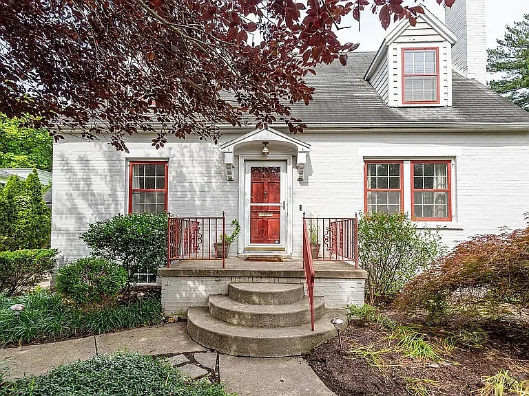 524 S Highland Ave