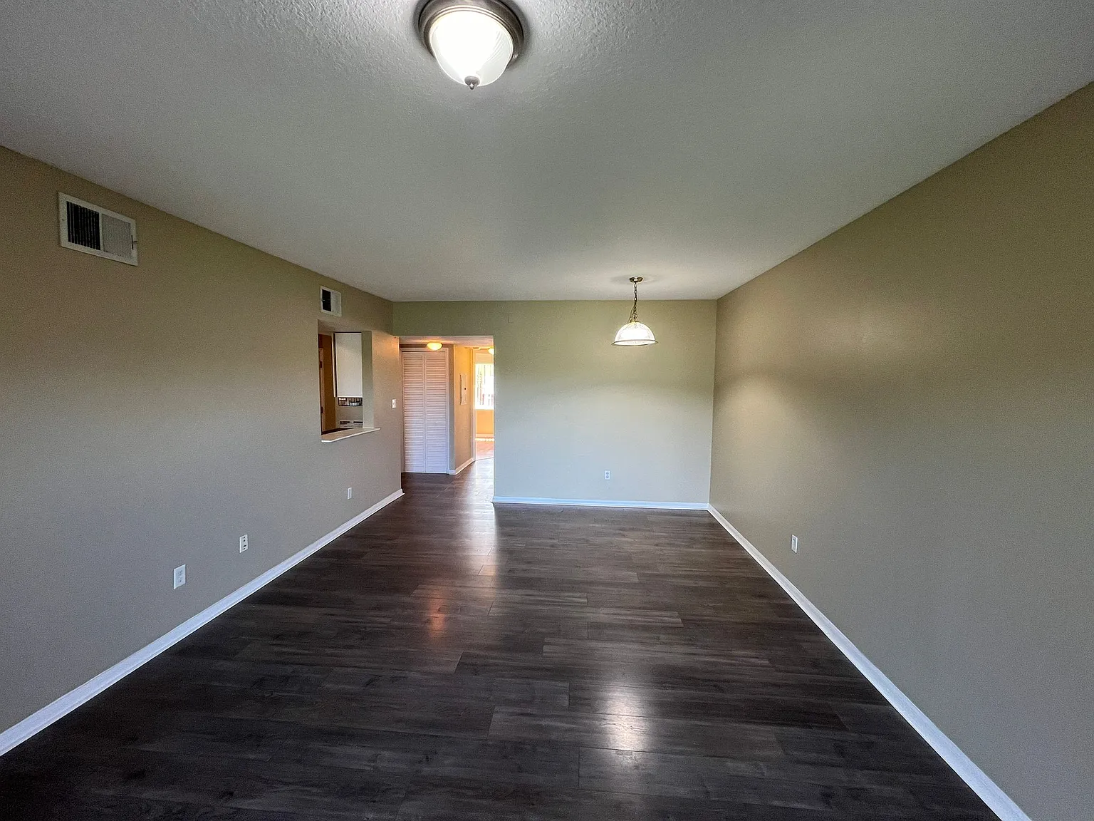 516 Villa Del Sol Cir — Photo 3