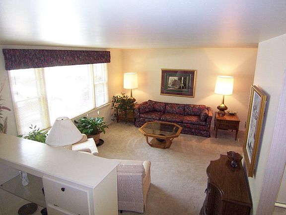 3rd image of 603 Oakwood Dr