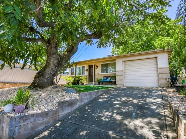 1130 Circuit Dr, Roseville, CA 95678