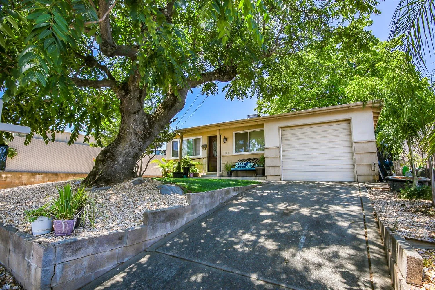 1130 Circuit Dr photo 1