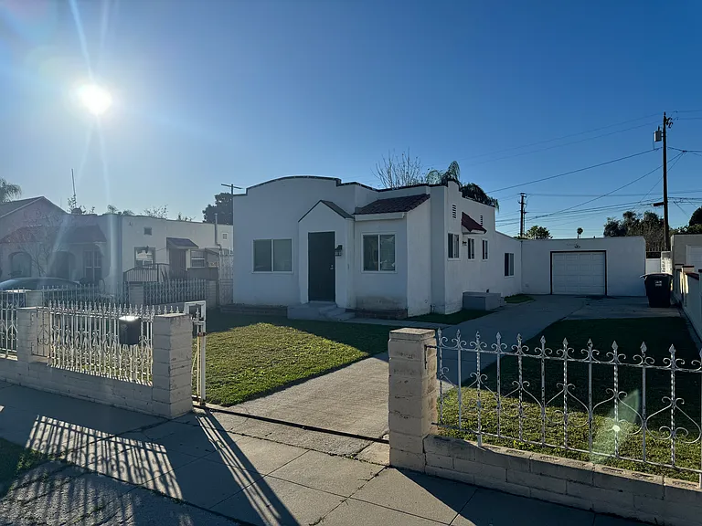 1355 Reece St — Photo 1