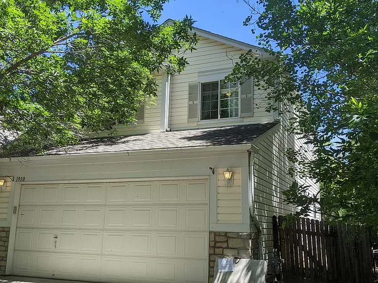 1910 Wildrose Dr — Photo 23