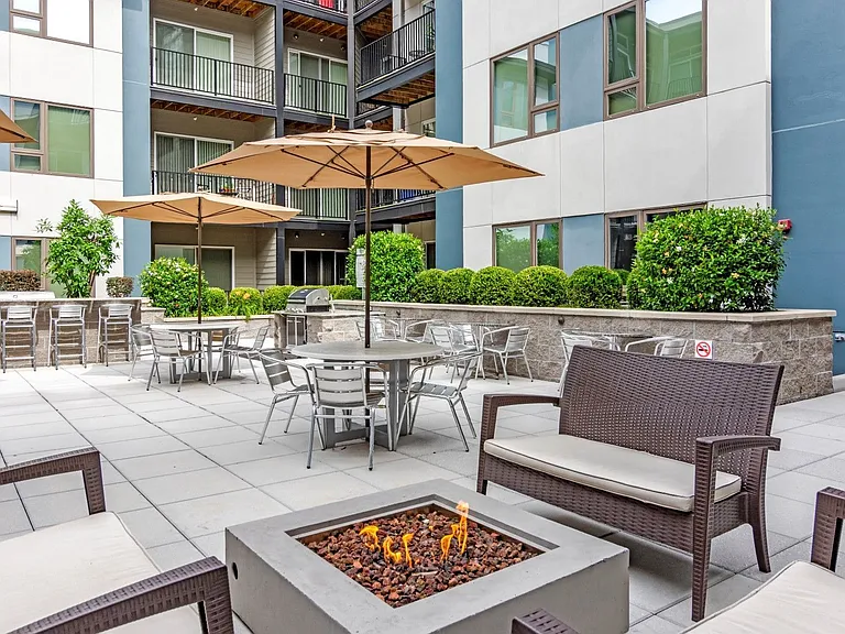 Encore 4505 at Town Center Apartments — Photo 8