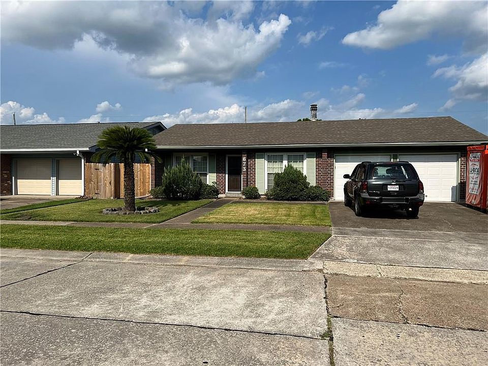 1st image of 673 Oakwood Dr