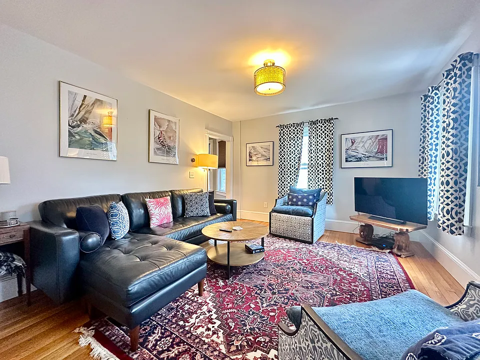 64 Roseneath Ave