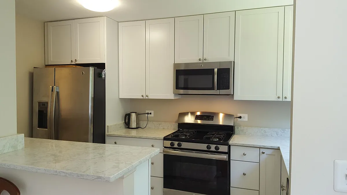 Building Photo - 10655 Weymouth St #23