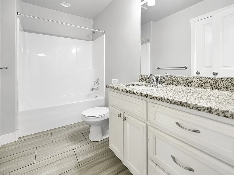 2444 N 200 E #2444 — Photo 13