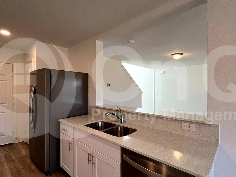 882 Breakwater Dr — Photo 5