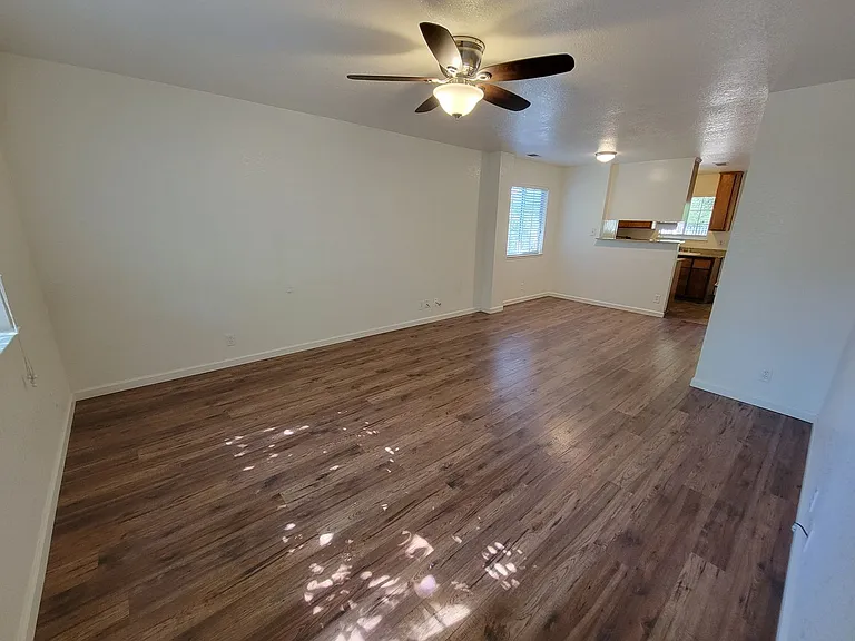 2055 Amanda Way #7 — Photo 3