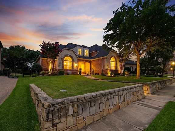 3rd image of 5213 Balmoral Ln
