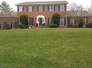 208 Laurel Ridge Pl, Mount Airy, NC 27030