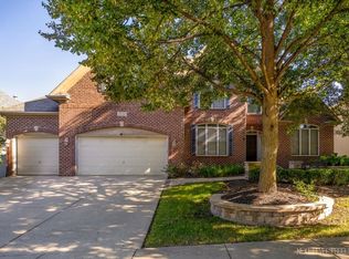 2236 Red Maple Ln, Aurora, IL 60502