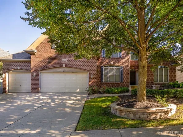 2236 Red Maple Ln, Aurora, IL 60502